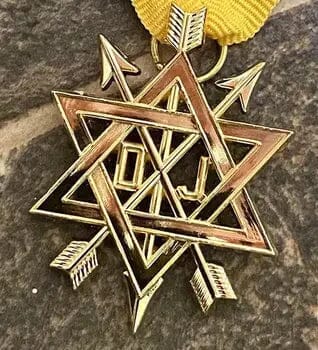 Bijou de collerette Gouverneur - Ordre du Moniteur Secret - Nos Colonnes